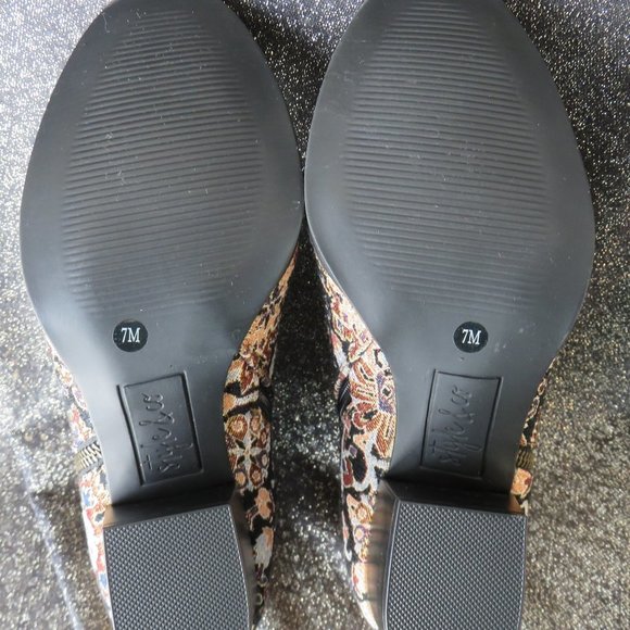 Black Booties Style & Co Masrinaa Tapestry Pattern NWOT....126 - Picture 6 of 7